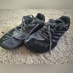 Inov-8 women’s 7/men's 5.5 black trainers